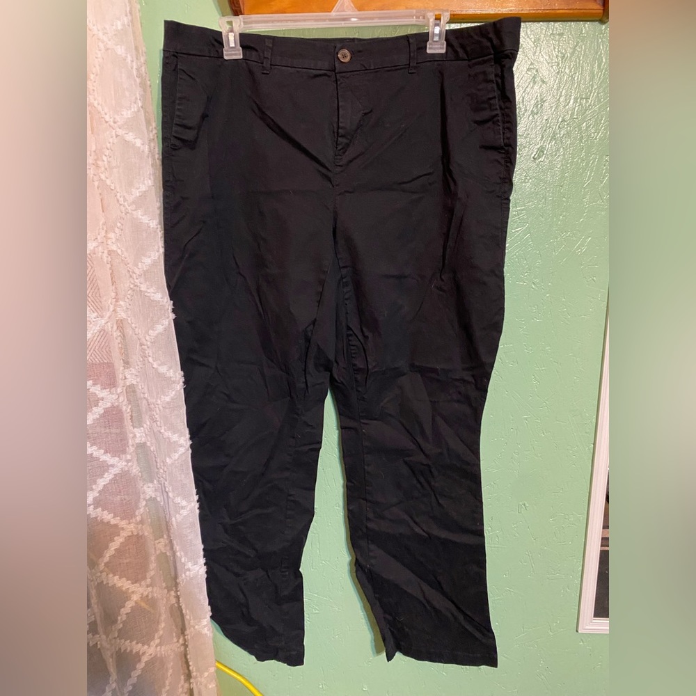 Old navy cargo pants 22L